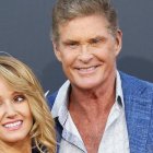 David Hasselhoff se casa con la modelo Hayley Roberts