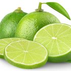 El limón es uno de los cítricos con mayor contenido de vitamina C.