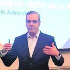 Luis Abinader afirma su Campaña del Cambio procura hacer de RD un país de derechos y oportunidades. El economista y líder político hizo los planteamientos en su conferencia Campaña Política del Cambio, presentada como conclusión del Seminario de Estrategia de Campañas Electorales, que reunió del 11 al día de hoy a estadistas, líderes,  dirigentes y consultores políticos de todo el mundo, en The George Washington Universiy, de la capital norteamericana.  Hoy/Fuente Externa 15/3/19