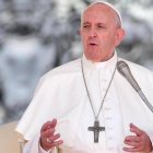 Francisco a los nuncios: no se critica al papa a sus espaldas»