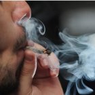 Adolescentes hispanos y afroamericanos los más fumadores marihuana en EE.UU