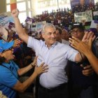 Barahona. El precandidato presidencial del PLD, Gonzalo Castillo,
inició este domingo ante miles de seguidores y simpatizantes, su
carrera por la presidencia de la república, en un evento que tuvo
lugar en el Techado de la Villa Olímpica en Barahona, de donde es
oriundo.  Hoy/Fuente Externa 11/8/19