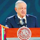 MEX6029. OAXACA (MÉXICO), 18/10/2019.- El presidente de México, Andrés Manuel López Obrador, habla este viernes durante su conferencia de prensa matutina en la ciudad de Oaxaca (México). El mandatario mexicano dijo este viernes que se liberó a Ovidio Guzmán, hijo de Joaquín "el Chapo" Guzmán, poco después de ser arrestado en la mexicana Culiacán para evitar poner en peligro "las vidas de las personas". "No puede valer más la captura de un delincuente que las vidas de las personas. Ellos (el gabinete de seguridad) tomaron esta decisión (liberarlo) y yo la respaldé", dijo. EFE/Daniel Ricardez