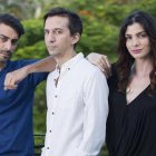 Director y protagonistas de En tu piel
