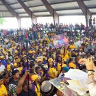 Lethi Vásquez endosa respaldo de jóvenes del Movimiento Tu Supiste a Carlos Guzmán