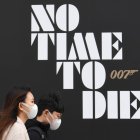 Cartel de la última película de James Bond. 