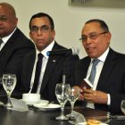Roberto Fulcar del Partido Revolucionario Moderno, Radhamés Jiménez del Partido La Fuerza del Pueblo. Foto Pablo Matos. 