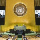 En esta foto proveída por la ONU, el mensaje grabado del presidente de Uruguay, Luis Lacalle Pou, es escuchado en la 75ta sesión de la Asamblea General en Nueva York el martes, 22 de septiembre del 2020.   (Rick Bajornas/ONU foto vía AP)