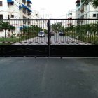 Entrada del residencial Villa Progreso del Este, ubicado en el sector Los Trinitarios II, en la avenida Charles de Gaulle, en el municipio de Santo Domingo Este.