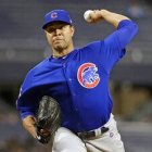 ARCHIVO - En esta fotografía del 26 de septiembre de 2019, el abridor de los Cachorros de Chicago José Quintana lanza durante la primera entrada del juego de las Grandes Ligas contra los Piratas de Pittsburgh, en Pittsburgh. (AP Foto/Gene J. Puskar, Archivo)