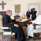 El papa Francisco recibe al cardenal Pell tras ser absuelto de delitos de pederastia