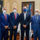 En la visita estuvieron presentes Aristóbulo Bausela, CEO MAPFRE Latinoamérica; José María Romero, CEO MAPFRE subregión América Central y República Dominicana; Luis Molina Achécar, presidente del Centro Financiero BHD León; José Luis Alonso, presidente ejecutivo de la división de seguros y pensiones del Centro Financiero BHD León y presidente del Consejo de Administración de MAPFRE Salud ARS, y Andrés Mejía, presidente ejecutivo de MAPFRE Salud ARS.