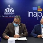 El subdirector del INAP, Angel Familia y Robert Arias, presidente de Asodore