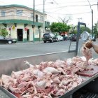 vendedores-se-quejan-de-escasez-del-pollo-y-aumento-en-el-precio