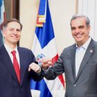 Abinader recibe al vicepresidente del Banco Mundial Carlos Felipe Jaramillo