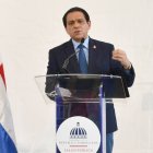 Exigirán tarjetas de vacunación para entrada a escuelas y uso transporte