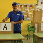 Eduardo Hidalgo mientras ejerce su voto.  pablo matos