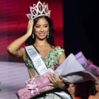 Andreina Martínez Founier la noche en que ganó la corona de RD.