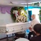 En medio de dolor, familiares recibieron los cadáveres de sus parientes.