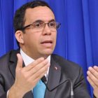 Andrés Navarro, ministro de Educación 1