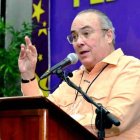Charlie Mariottí dice "gobierno puso un huevo" sobre precios del pollo
