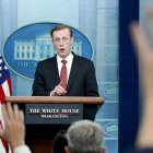 Jake Sullivan, asesor de seguridad nacional de la Casa Blanca, habla con la prensa sobre la crisis de Ucrania, el viernes 11 de febrero de 2022, en Washington. (AP Foto/Manuel Balce Ceneta)