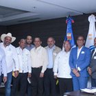 El ministro de Obras Públicas, Deligne Ascención, encabezó este martes una reunión con 17 alcaldes de las cuatro principales provincias de la línea noroeste.