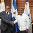 acuerdoJosé Marte Piantini, presidente de la JAC y Pedro Antonio Quezada Cepeda, director general de la OGTIC.-Fuente Externa