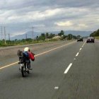 Jóvenes en carrera clandestina (Fuente externa)