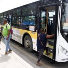 Autobuses en el nuevo corredor Charles de Gaulle.