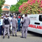 Autoridades policiales y el Ministerio Público en la zona del hecho.  