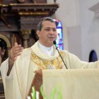  El obispo auxiliar de la Arquidiócesis de Santiago, monseñor Tomás Morel Diplán. (Wilson Aracena)
