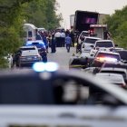 Texas tragedia con 53 personas muertas dentro de un furgón.