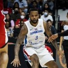 Acción en el partido entre Canadá y dominicana.