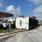Autobús accidentado en Bávaro.