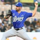 Steven Moyers amarró los bates de los Leones en la victoria del Licey.