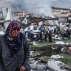 Sube a 44,330 la cifra oficial de víctimas mortales en Turquía y Siria