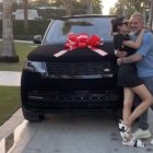 Gianluca Vacchi sorprende a su novia con lujosa camioneta