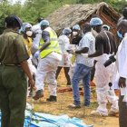 Suben a 201 los miembros de una secta muertos en Kenia por ayuno para reunirse con Jesús