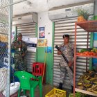 Uno de los comercios cerrados por Pro Consumidor por incurrir en fraude con las tarjetas de ayudas sociales del gobierno.