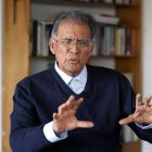 Camilo González, jefe negociador del Gobierno colombiano con el Estado Mayor Central (EMC), principal disidencia de las FARC, durante una entrevista con EFE, en Bogotá (Colombia). EFE/Mauricio Dueñas