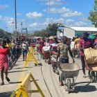 Crisis Haití: Mercado binacional por Dajabón cobró fuerzas este viernes. Foto cedida por Alba Ramírez.