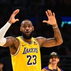 LeBron James firma su 111 triple doble y prolonga el crecimiento de los Lakers