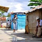 A orillas del río Ozama más de mil casas comprenden el sector La Barquita, cuyos moradores llevan más de 50 años, de generación en generación.
Fotos: Carmen Suárez/acento.com.do
Fecha: 17/04/2014