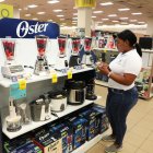 (Foto #2) Pro Consumidor realiza operativos preventivos para evitar engaños en las ofertas del Día de las Madres.