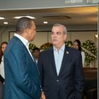 El presidente de la República, Luis Abinader, ofrece sus condolencias al director ejecutivo de Pro Consumidor, Eddy Alcántara, por el fallecimiento de su padre.