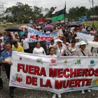 Manifestantes exigen la eliminación de 'mecheros' de petroleras en la Amazonía de Ecuador