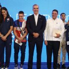 Abinader entrega 100,000 pesos a cada uno de los atletas clasificados a los Juegos Olímpicos