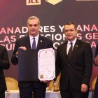 3_El País_12_1A,p01