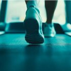 Caminar a 100 pasos por minuto disminuye riesgos de enfermedades crónicas (Imagen Ilustrativa Infobae)
